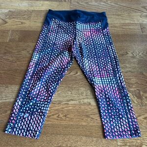 Under Armour coral and navy cropped leggings should be a medium see measurements